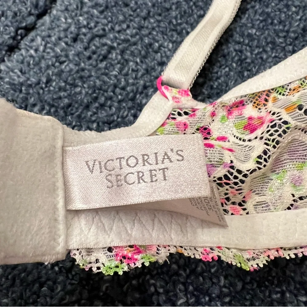 Victoria’s Secret bra - Picture 8 of 9